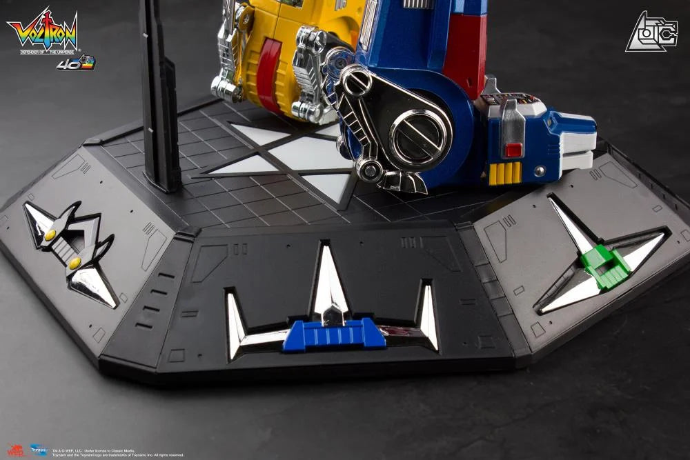 PREORDER Voltron: Defender of the Universe 40th Anniversary Voltron Collector's Set