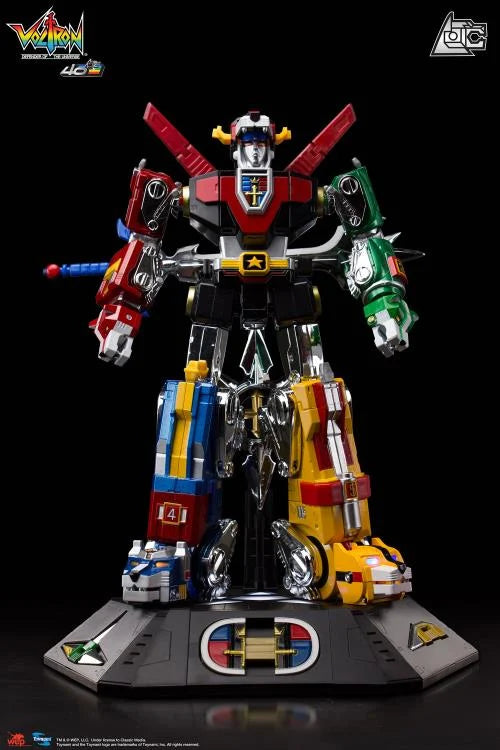 PREORDER Voltron: Defender of the Universe 40th Anniversary Voltron Collector's Set