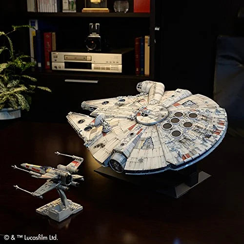 PREORDER Star Wars: A New Hope PERFECT GRADE Millennium Falcon Model 1/72 Scale Kit