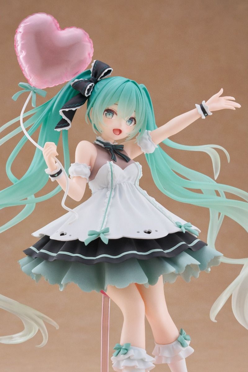 PREORDER Hatsune Miku - Hatsune Miku AMP+ Prize Figure (Birthday 2025 Party Ver.)