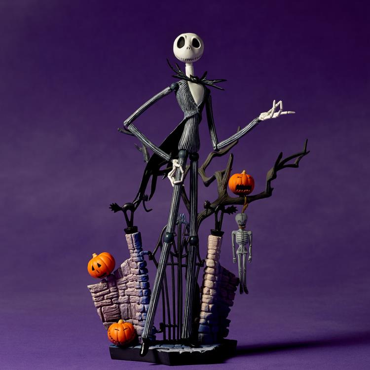 PREORDER The Nightmare Before Christmas Revoltech NR016 Jack Skellington (Ver. 1.5)