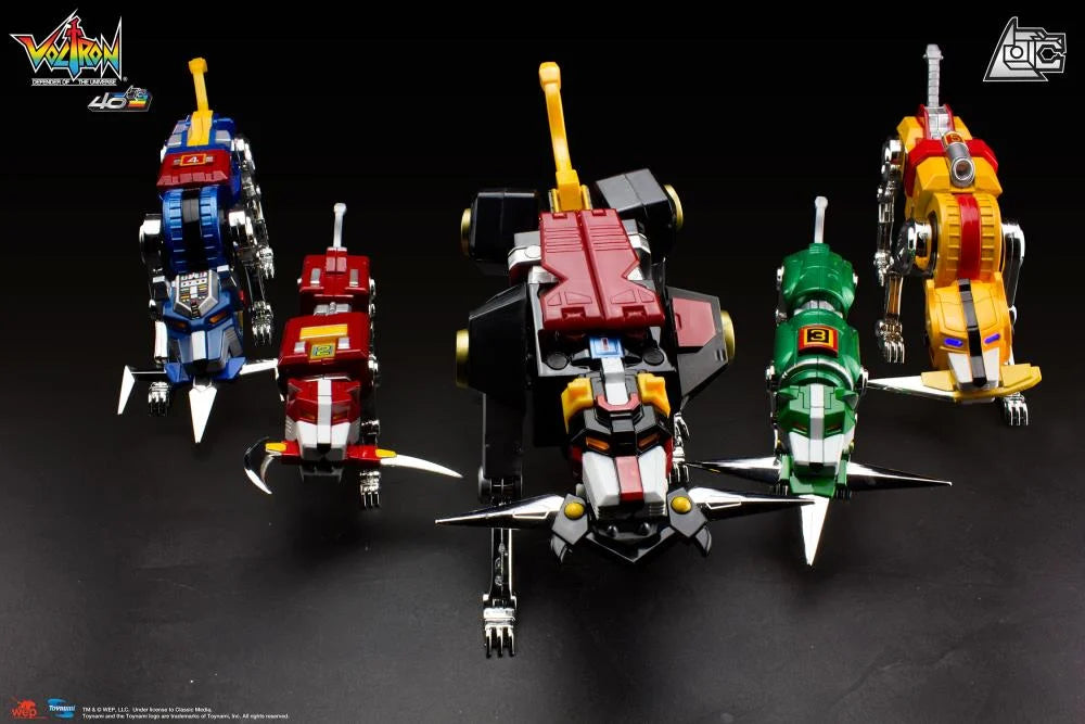 PREORDER Voltron: Defender of the Universe 40th Anniversary Voltron Collector's Set