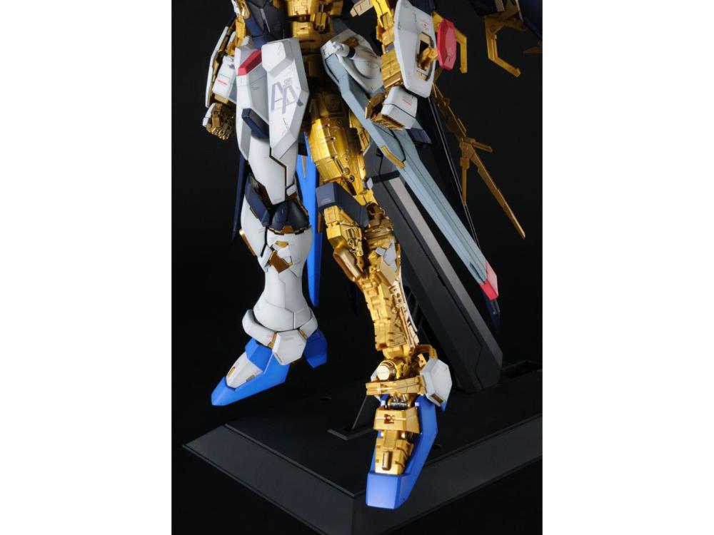 PREORDER PG 1/60 STRIKE FREEDOM GUNDAM