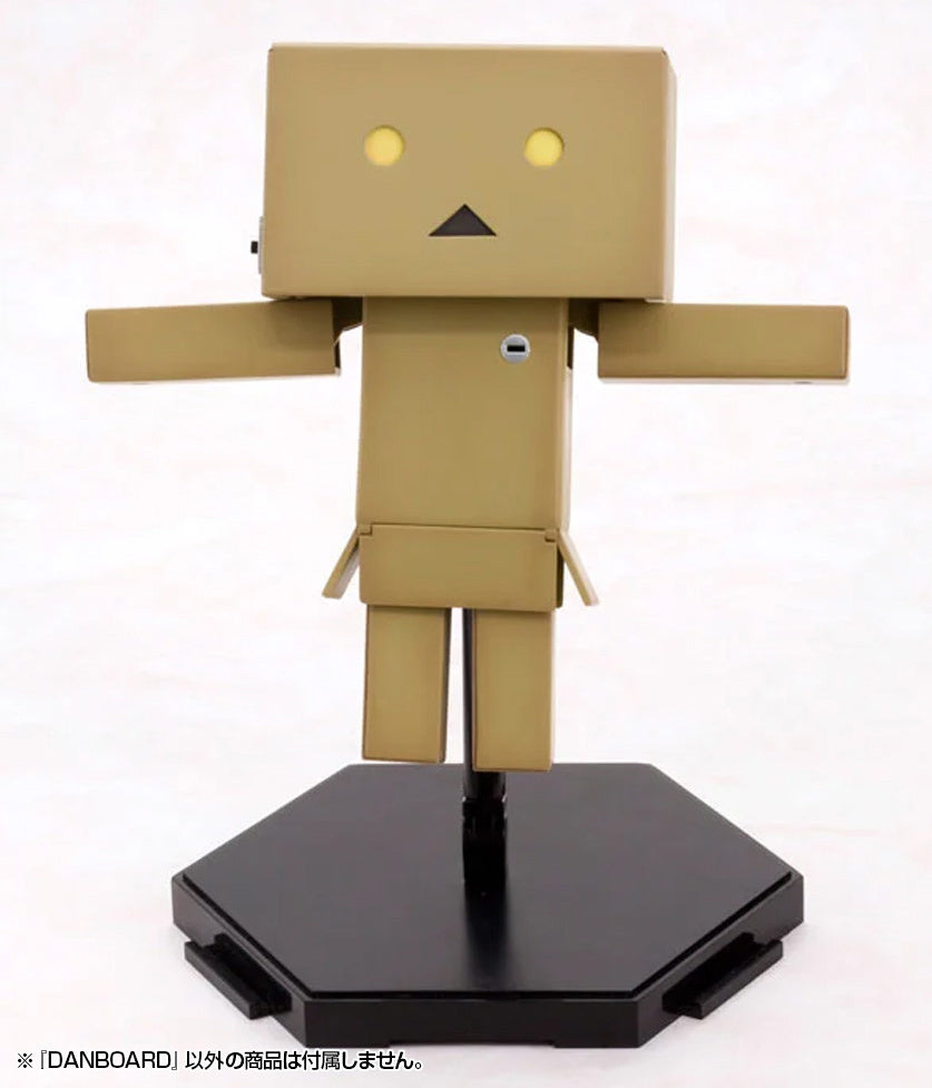PREORDER Danboard (Yotsubato) Plastic Model Kit (Reissue)
