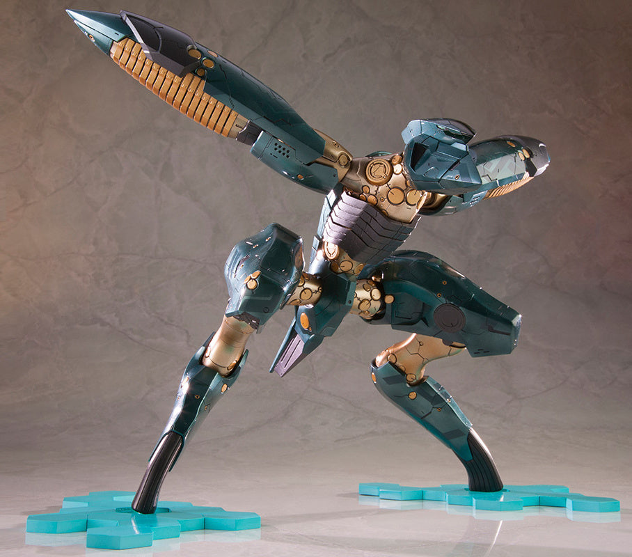 PREORDER 1/100 Metal Gear RAY (Metal Gear Solid 4 Guns Of The Patriots) (Reissue)