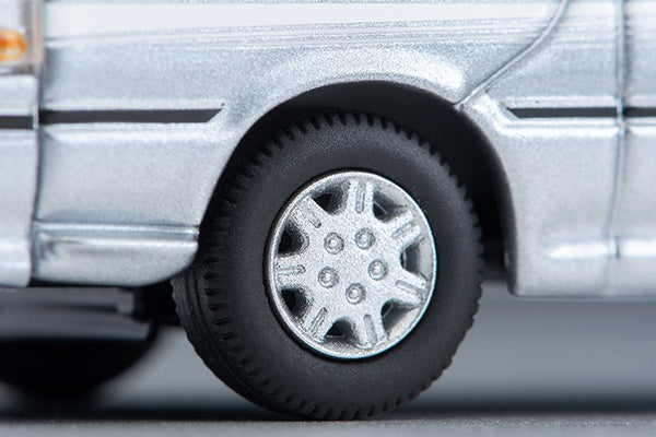 PREORDER LV-N216d HIACE Super Custom G White and Silver 2001