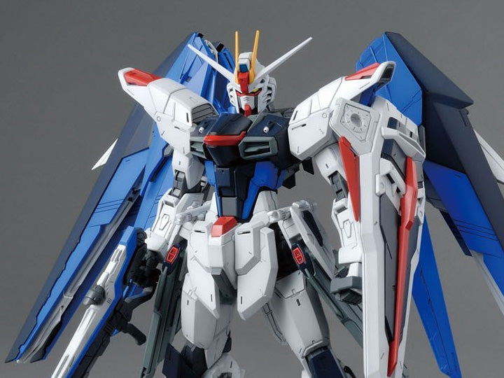 PREORDER MG 1/100 FREEDOM GUNDAM Ver.2.0 (October 2022 Release)