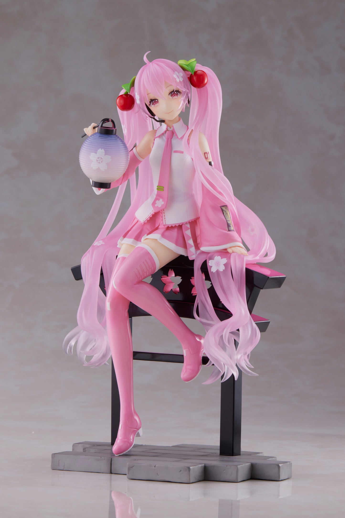 PREORDER Sakura Miku AMP+ Figure (Sakura Lantern Ver.) Reissue