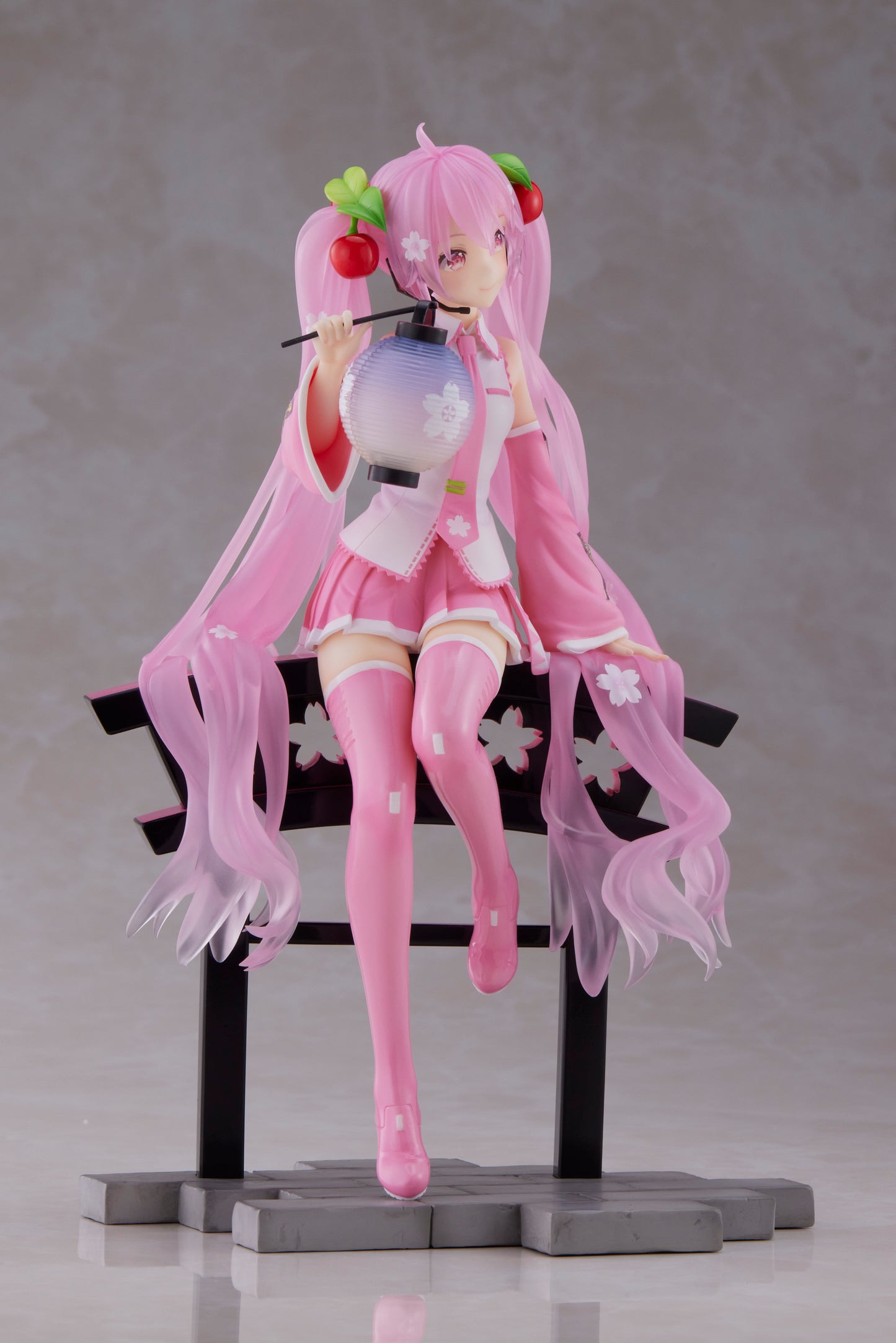 PREORDER Sakura Miku AMP+ Figure (Sakura Lantern Ver.) Reissue