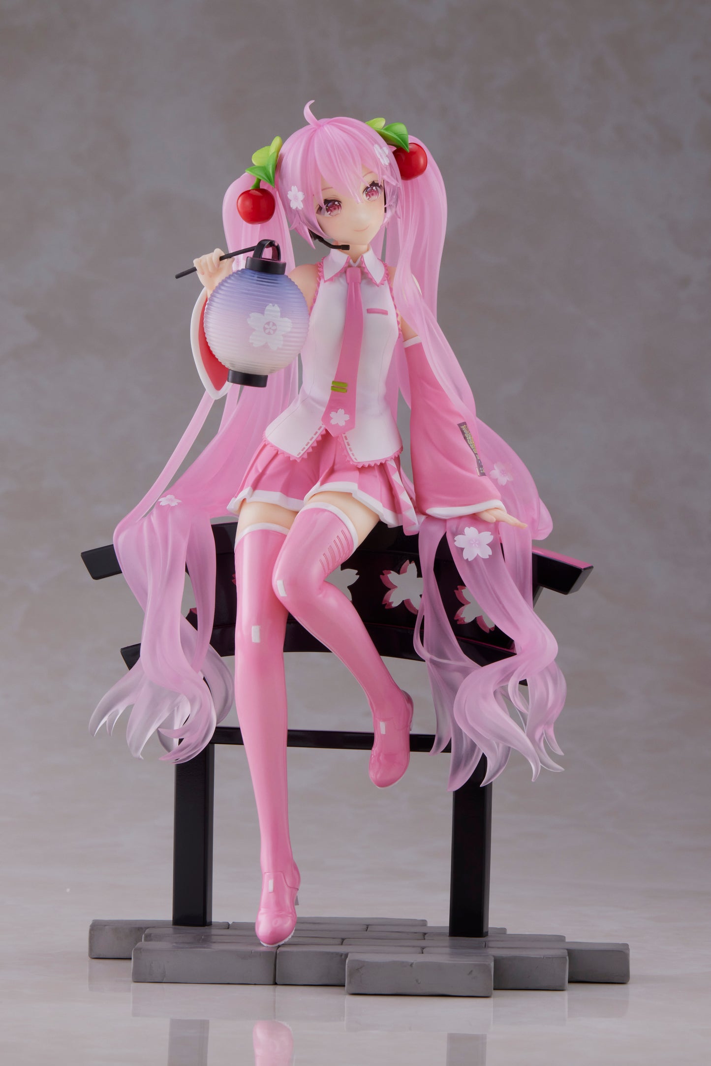 PREORDER Sakura Miku AMP+ Figure (Sakura Lantern Ver.) Reissue