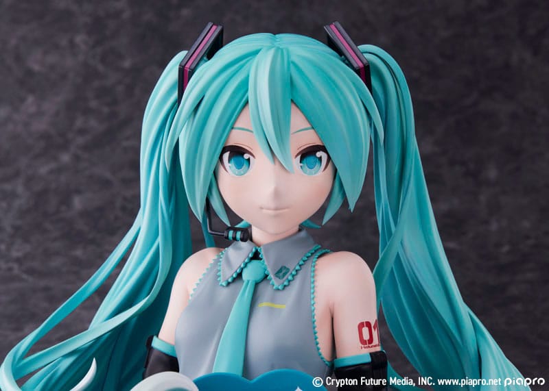 PREORDER Hatsune Miku 16th Anniversary Bust Figure