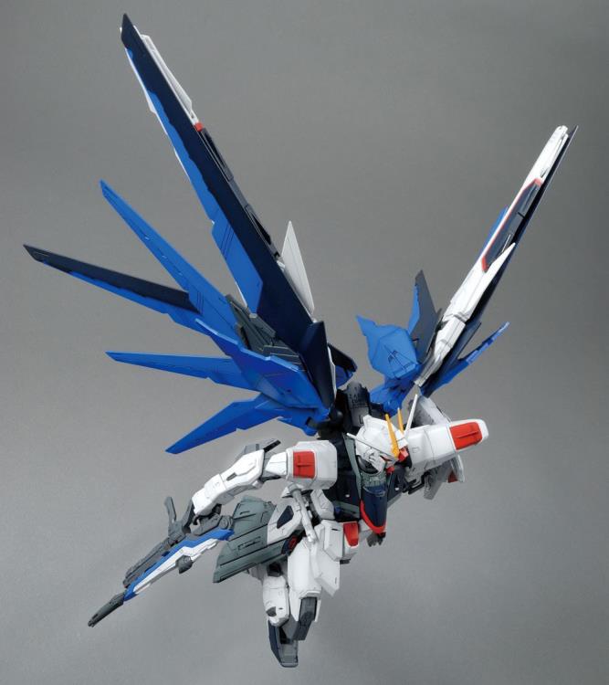 IN STOCK MG 1/100 Freedom Gundam Ver.2.0