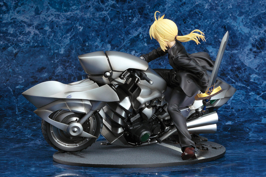 PREORDER Fate/Zero Saber & Saber Motored Cuirassier 1/8 Scale Figure (3rd Reissue)