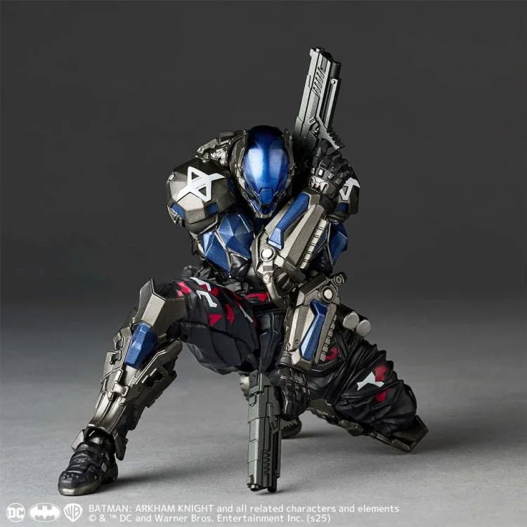 PREORDER Batman: Arkham Knight Amazing Yamaguchi Revoltech Arkham Knight (Ver. 1.5)