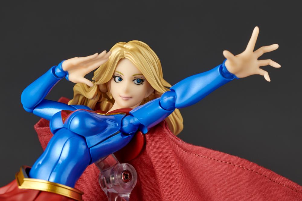 PREORDER DC Comics Amazing Yamaguchi Revoltech NR032 Supergirl