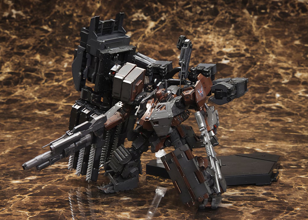 PREORDER Armored Core V Variable Infinity UCR-10/A Vengeance Model Kit (Reissue)