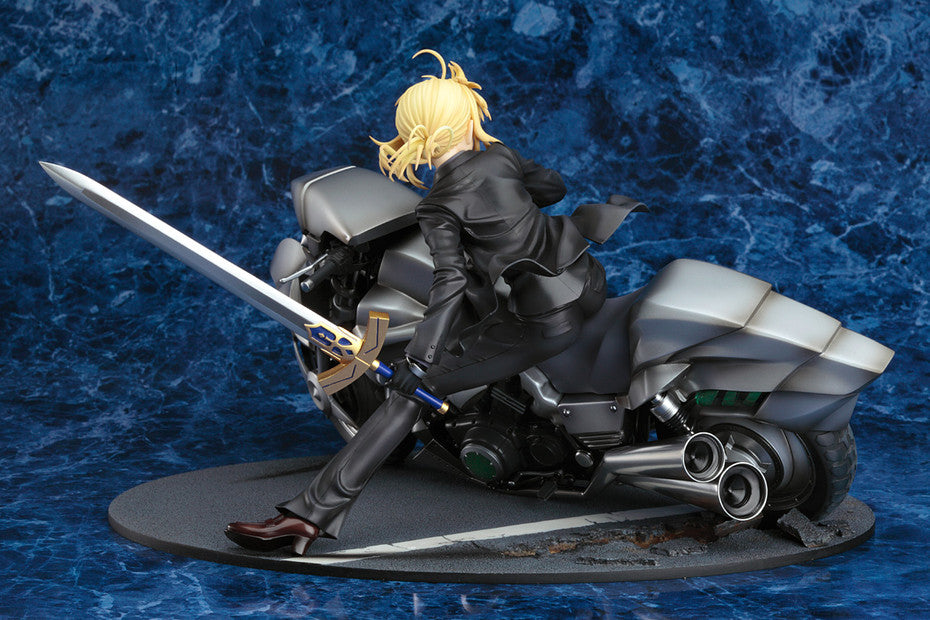 PREORDER Fate/Zero Saber & Saber Motored Cuirassier 1/8 Scale Figure (3rd Reissue)