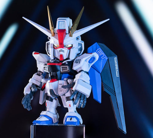 PREORDER BOX OF 8 PCS - QMSV MINI FREEDOM GUNDAM