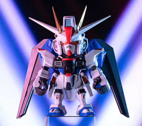 PREORDER BOX OF 8 PCS - QMSV MINI FREEDOM GUNDAM