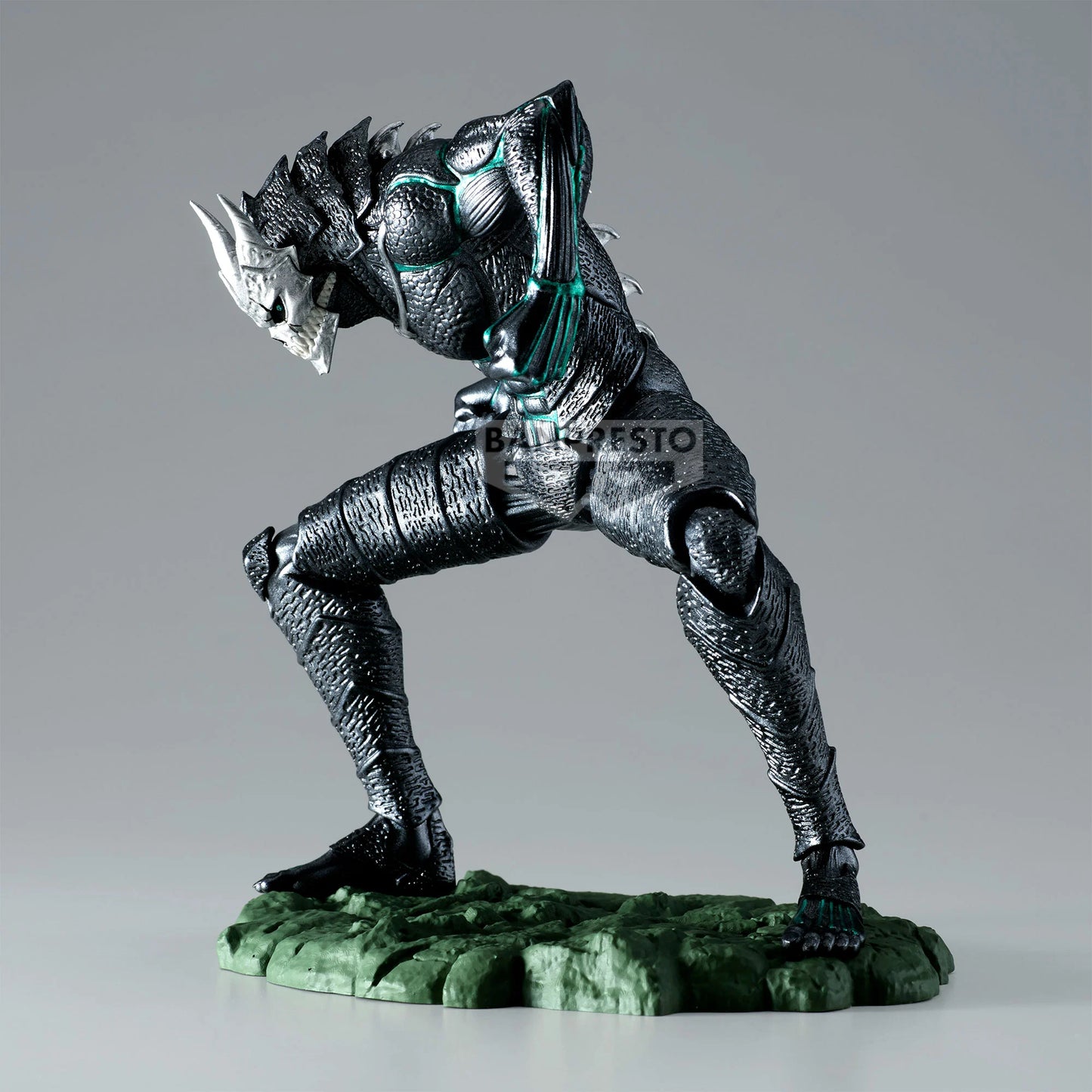 PREORDER KAIJU NO. 8 - Kaiju No. 8 - Figure The Metallic 11cm