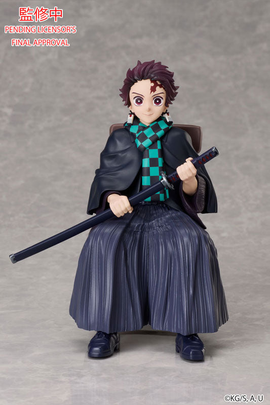 PREORDER Demon Slayer: Kimetsu no Yaiba Tanjiro Kamado NON Scale Figure