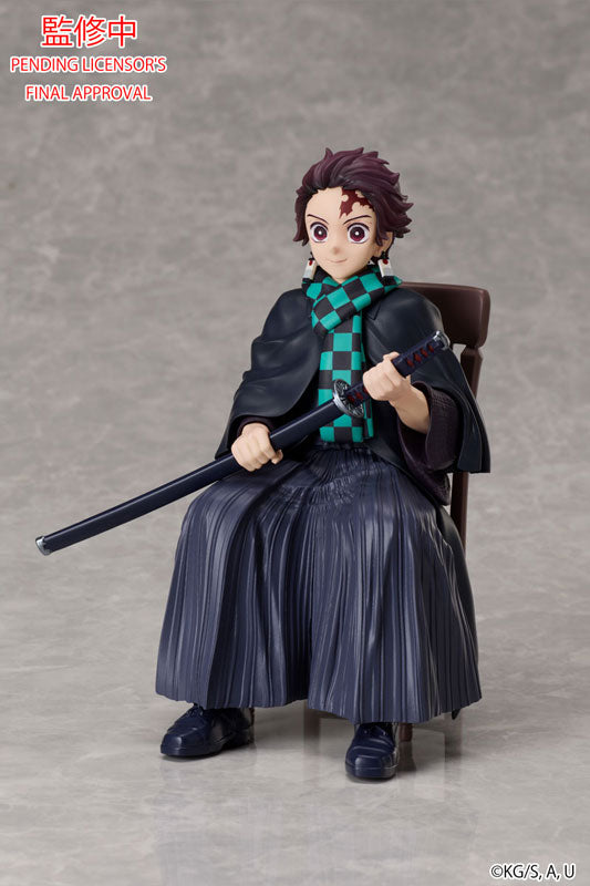 PREORDER Demon Slayer: Kimetsu no Yaiba Tanjiro Kamado NON Scale Figure