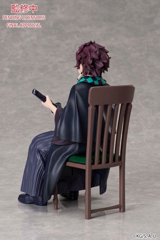 PREORDER Demon Slayer: Kimetsu no Yaiba Tanjiro Kamado NON Scale Figure