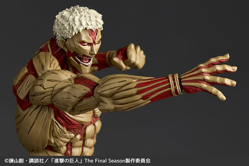 PREORDER Revoltech Amazing Yamaguchi Attack on Titan Armored Titan