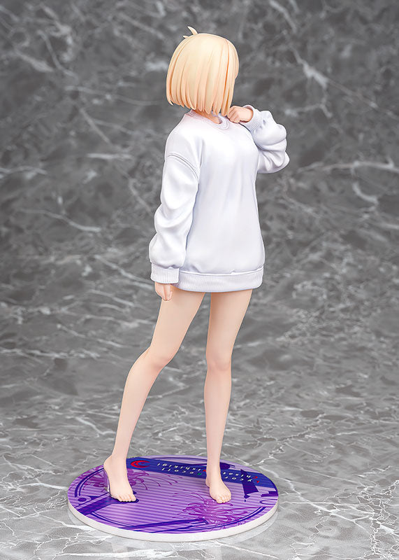 PREORDER Lycoris Recoil Chisato Nishikigi: Oversized Sweatshirt Ver. 1/7 Complete Figure