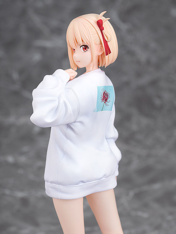 PREORDER Lycoris Recoil Chisato Nishikigi: Oversized Sweatshirt Ver. 1/7 Complete Figure