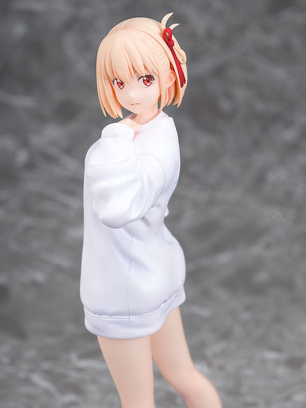 PREORDER Lycoris Recoil Chisato Nishikigi: Oversized Sweatshirt Ver. 1/7 Complete Figure