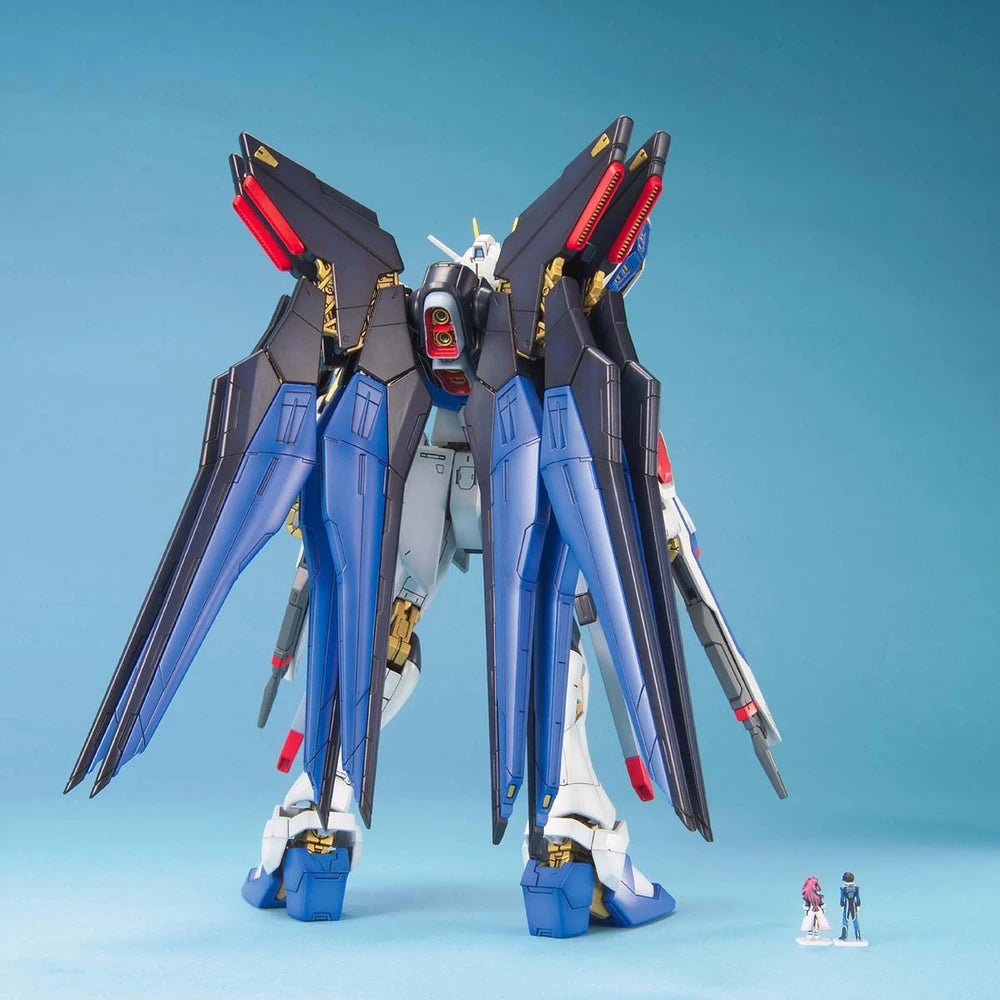 IN STOCK MG 1/100 Strike Freedom Gundam