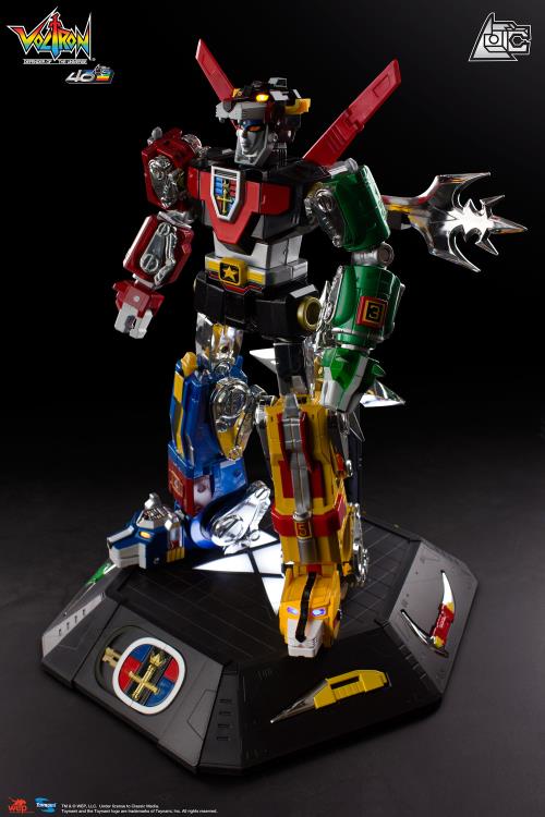 PREORDER Voltron: Defender of the Universe 40th Anniversary Voltron Collector's Set