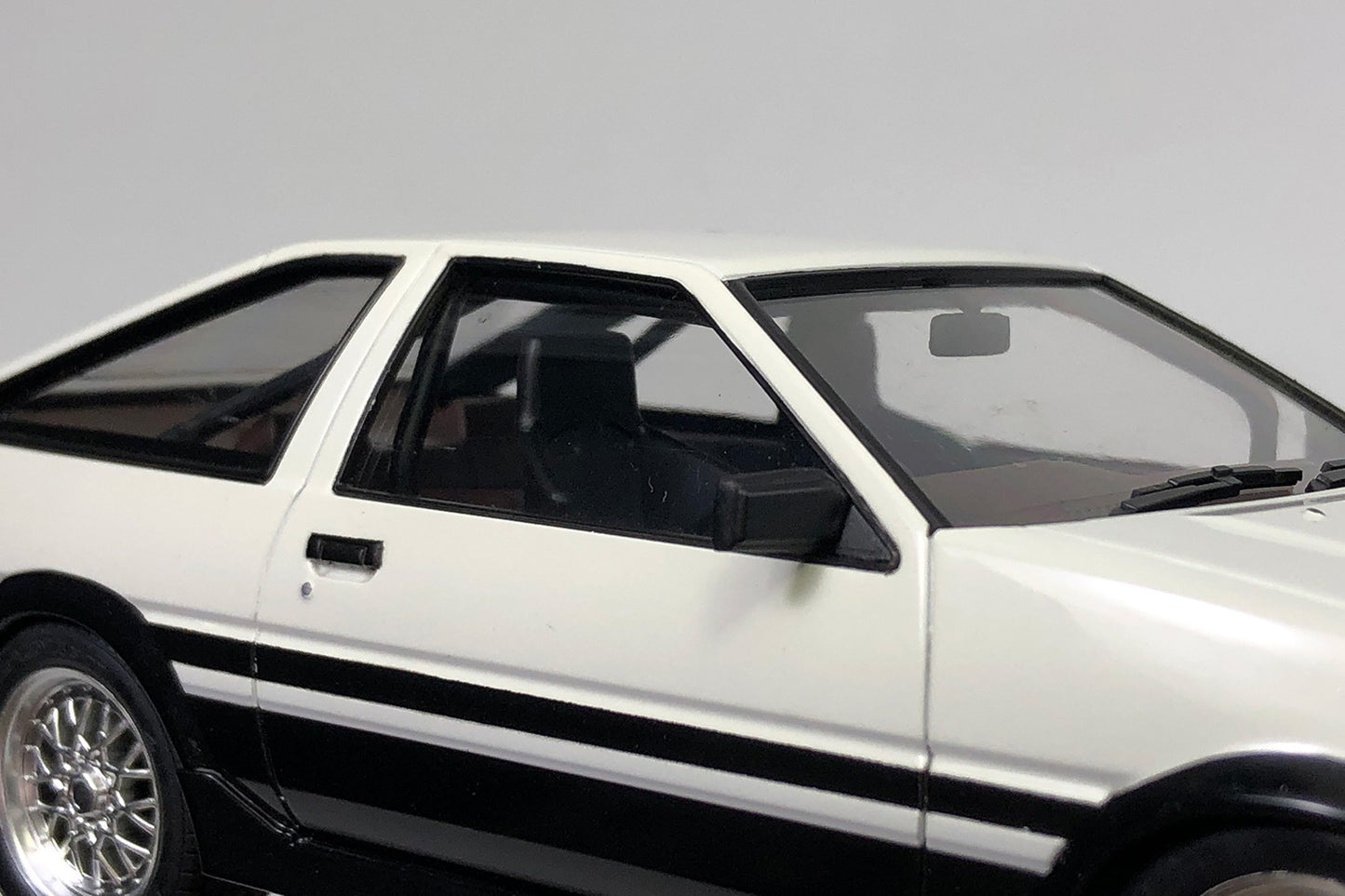 PREORDER 1/24 Wataru Akiyama AE86 Levin