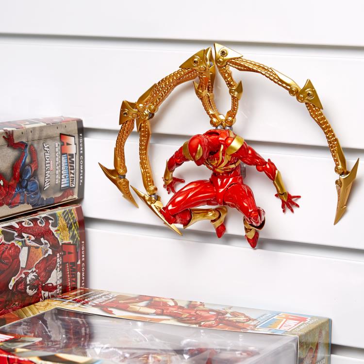 PREORDER KAIYODO REVOLTECH Amazing Yamaguchi Iron Spider