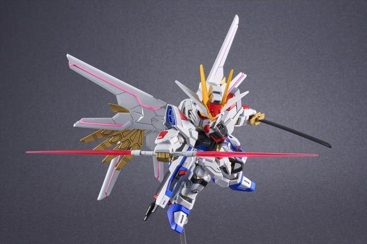 IN STOCK SD Gundam Cross Silhouette Mighty Strike Freedom Gundam (Mobile Suit Gundam SEED Freedom)