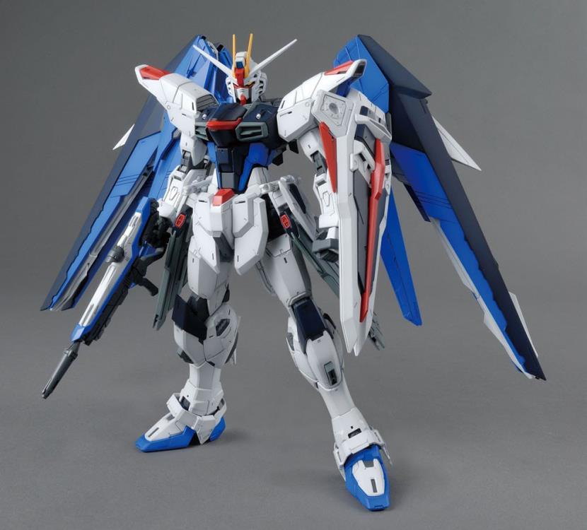 IN STOCK MG 1/100 Freedom Gundam Ver.2.0