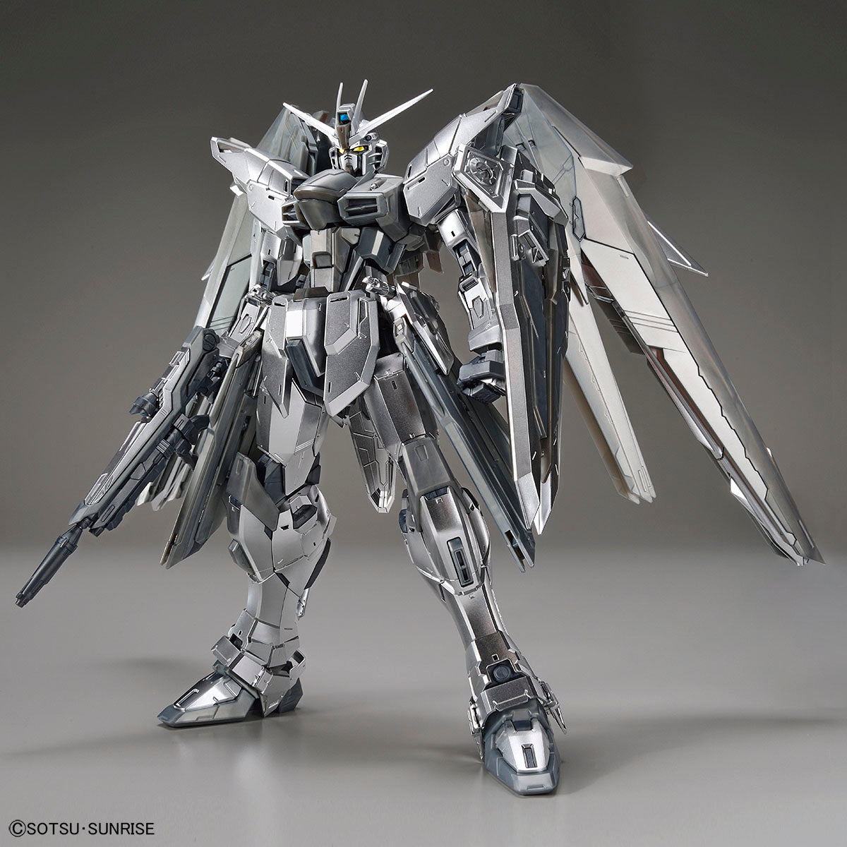 IN STOCK MG 1/100 Freedom Gundam Ver. 2.0 [Silver Coating]