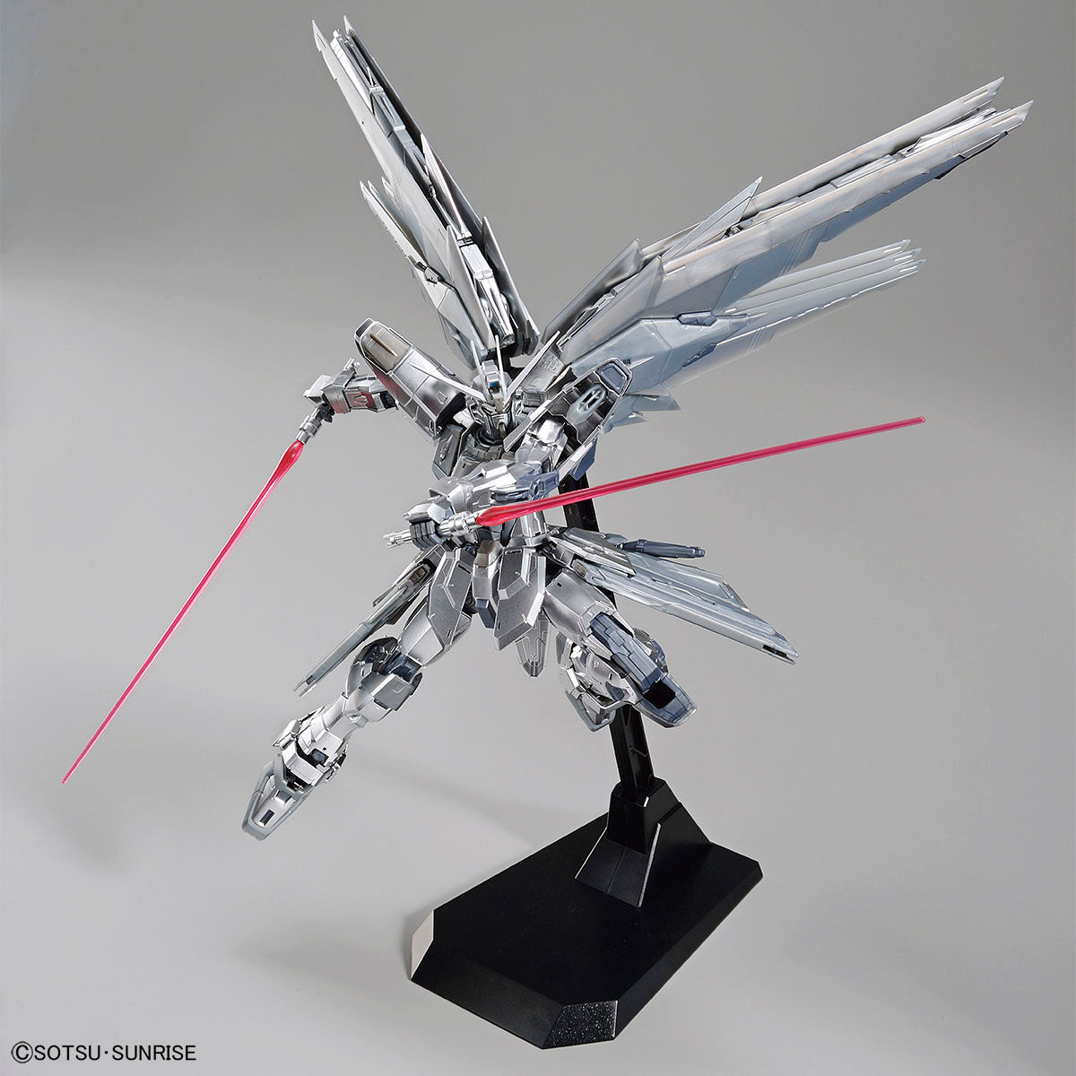 IN STOCK MG 1/100 Freedom Gundam Ver. 2.0 [Silver Coating]