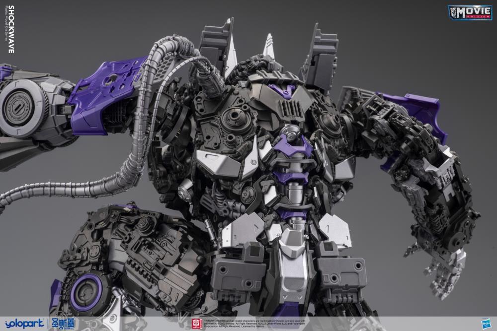 PREORDER Transformers: Bumblebee The Movie 30cm Shockwave Model Kit