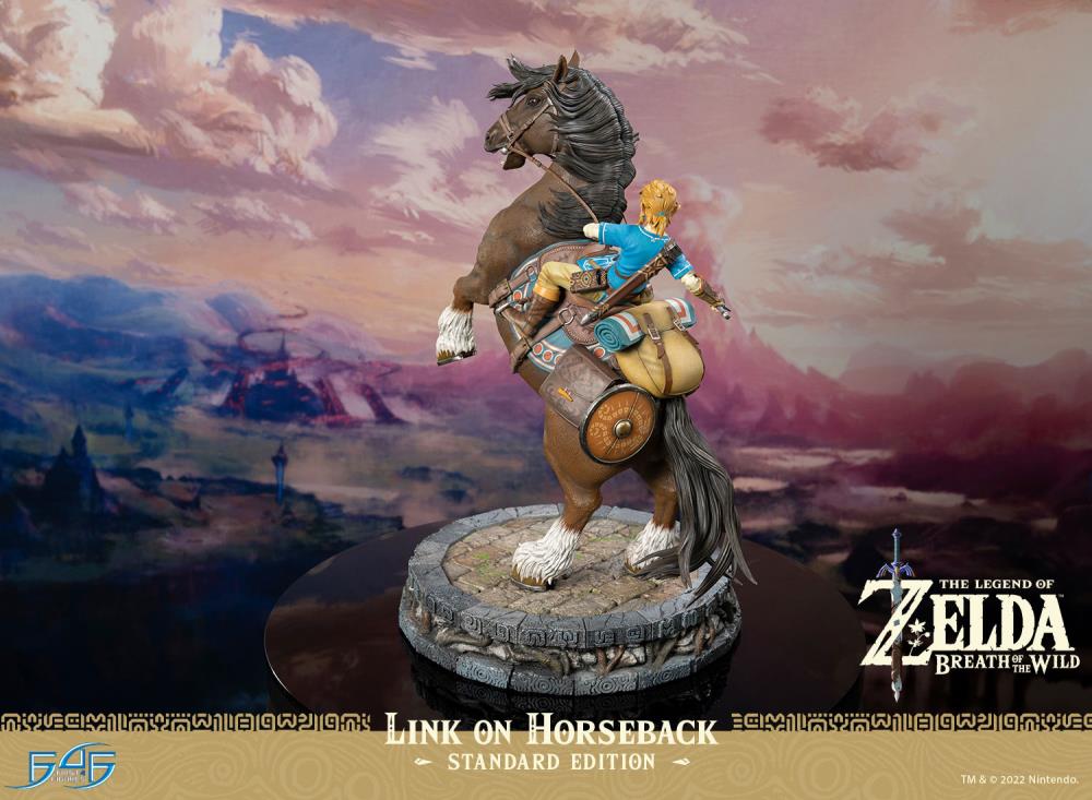 PREORDER The Legend of Zelda: Breath of the Wild Link on Horseback Statue - Standard Edition