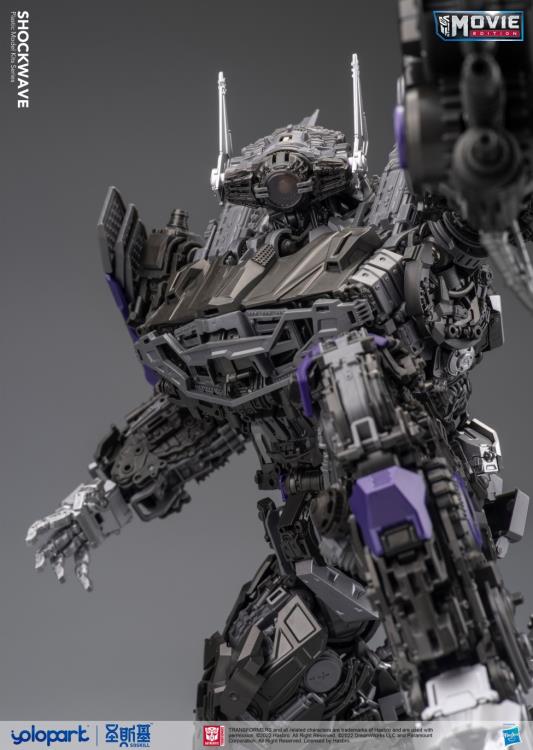 PREORDER Transformers: Bumblebee The Movie 30cm Shockwave Model Kit