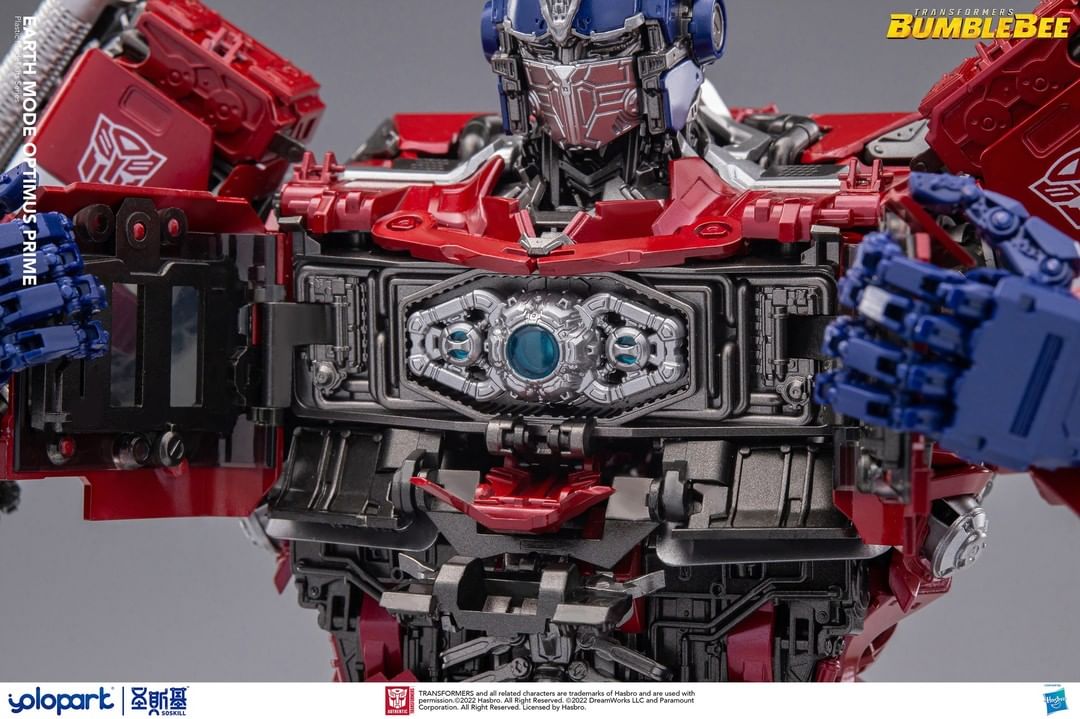 PREORDER Yolopark Hasbro Bumblebee Movie- Model Kit Optimus Prime 30cm (Earth Mode) - February 2023 Release