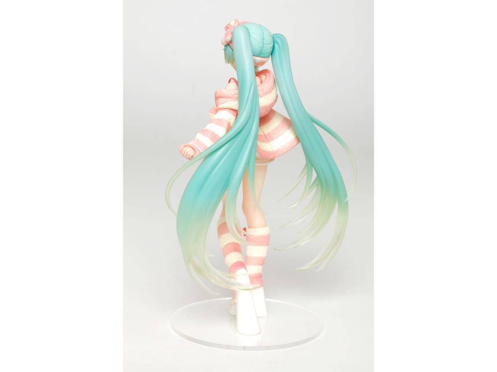 PREORDER Hatsune Miku Figure - Costumes (Roomwear Ver.)