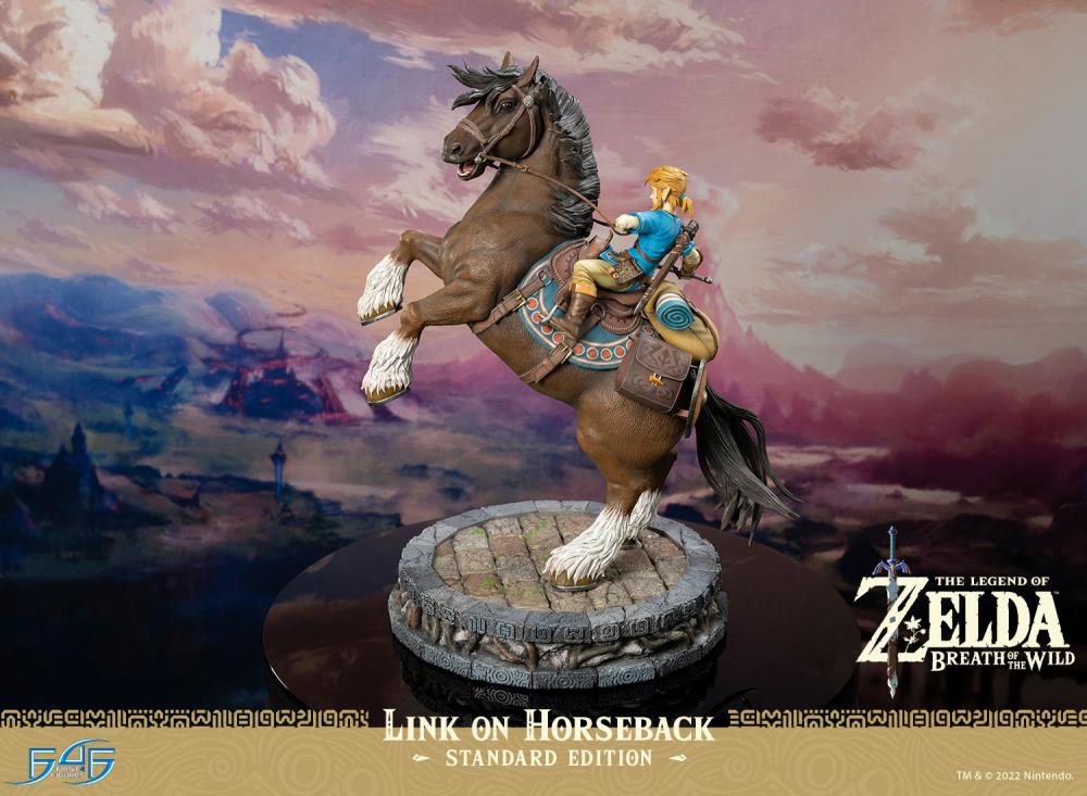 PREORDER The Legend of Zelda: Breath of the Wild Link on Horseback Statue - Standard Edition