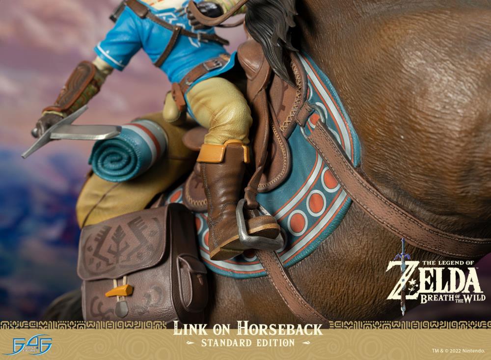 PREORDER The Legend of Zelda: Breath of the Wild Link on Horseback Statue - Standard Edition