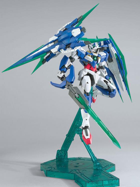 PREORDER MG 1/100 00 QAN[T] FULL SABER (August 2022 Release)