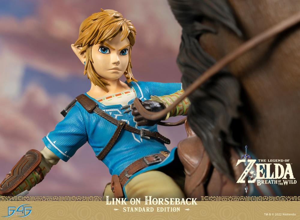 PREORDER The Legend of Zelda: Breath of the Wild Link on Horseback Statue - Standard Edition