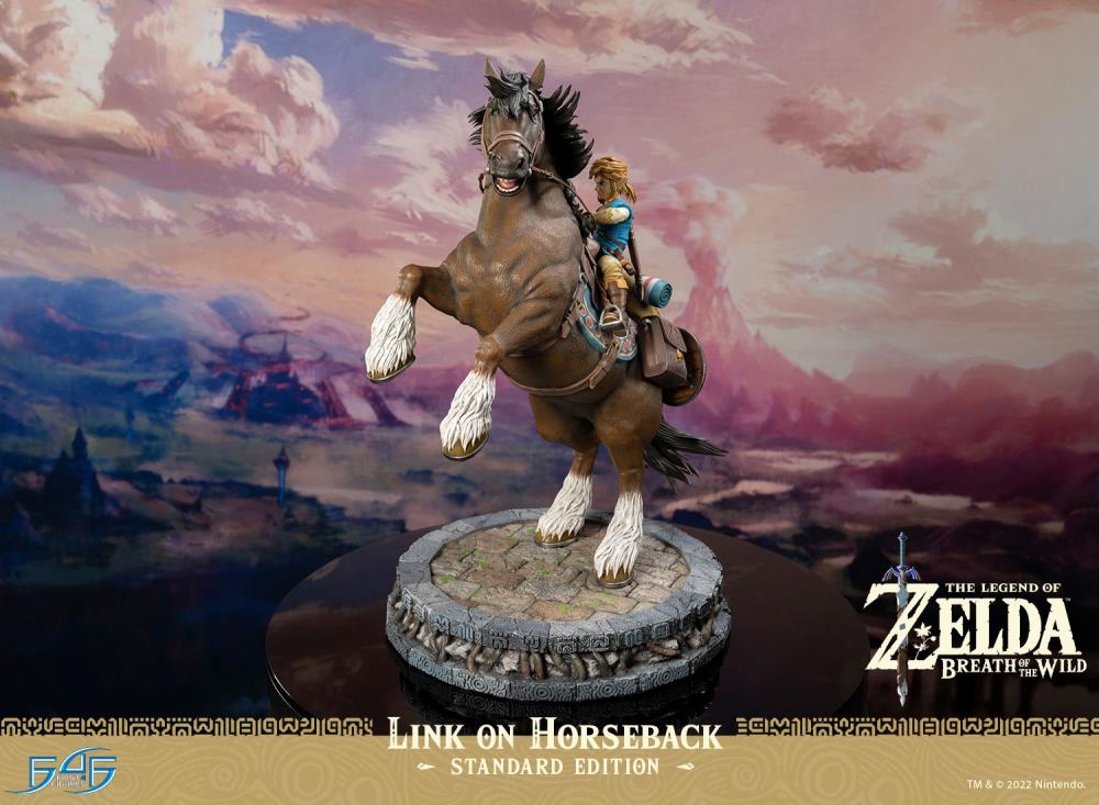 PREORDER The Legend of Zelda: Breath of the Wild Link on Horseback Statue - Standard Edition