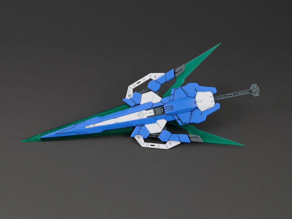 PREORDER MG 1/100 00 QAN[T] FULL SABER (August 2022 Release)